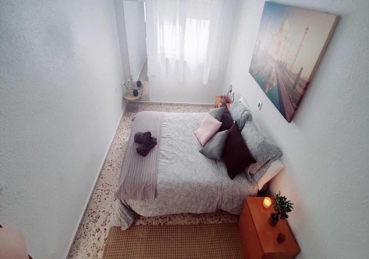 Sea View 3-bedroom Flat In Apartment *