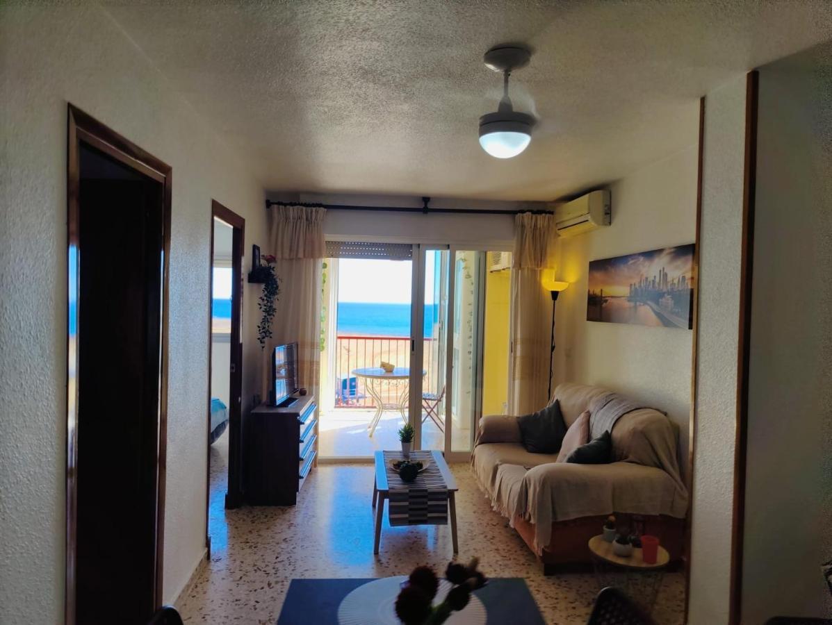 Sea View 3-bedroom Flat In