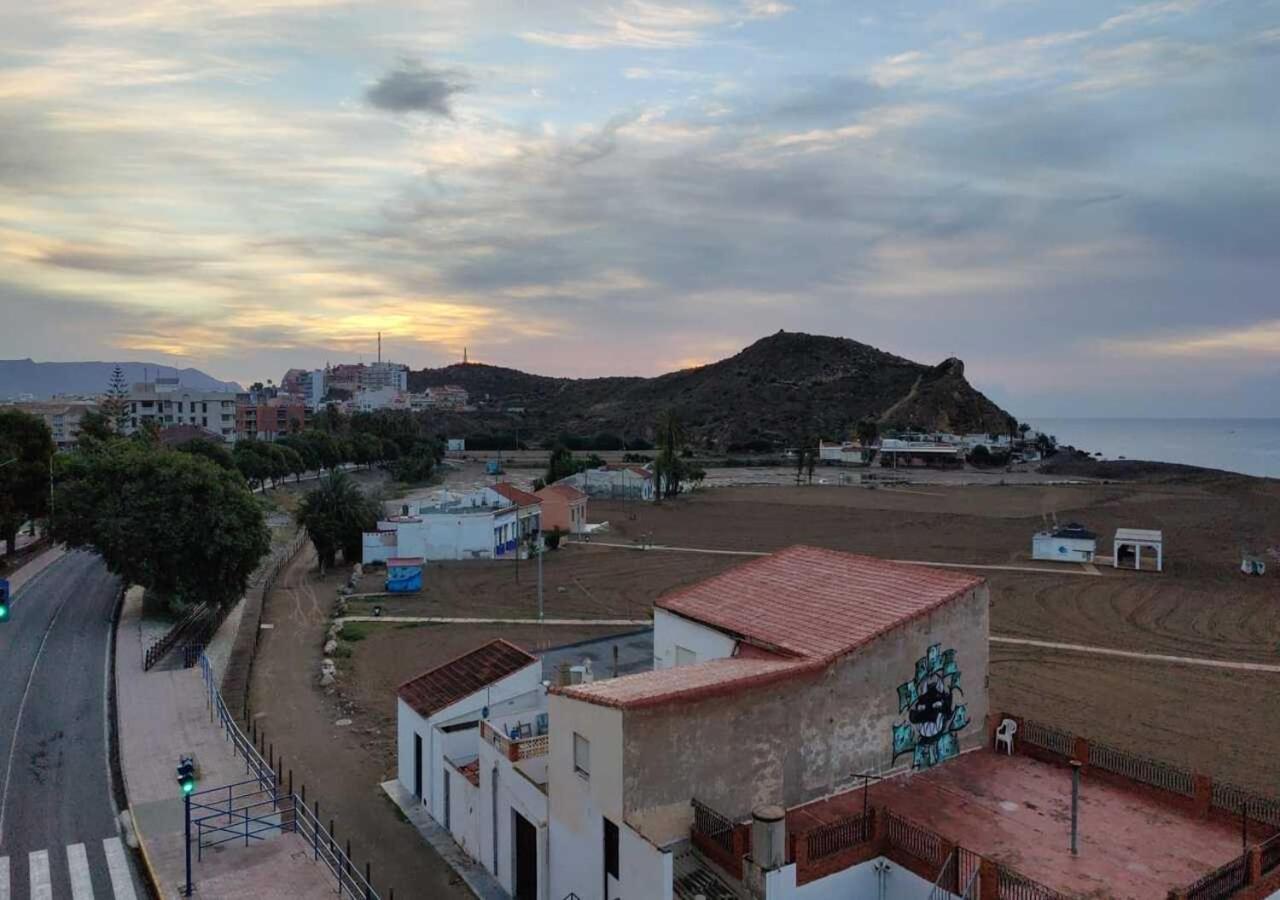 Sea View 3-bedroom Flat In Apartamento *